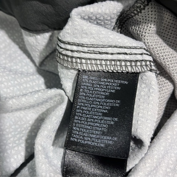 The North face plaid shorts - Picture 6 of 7